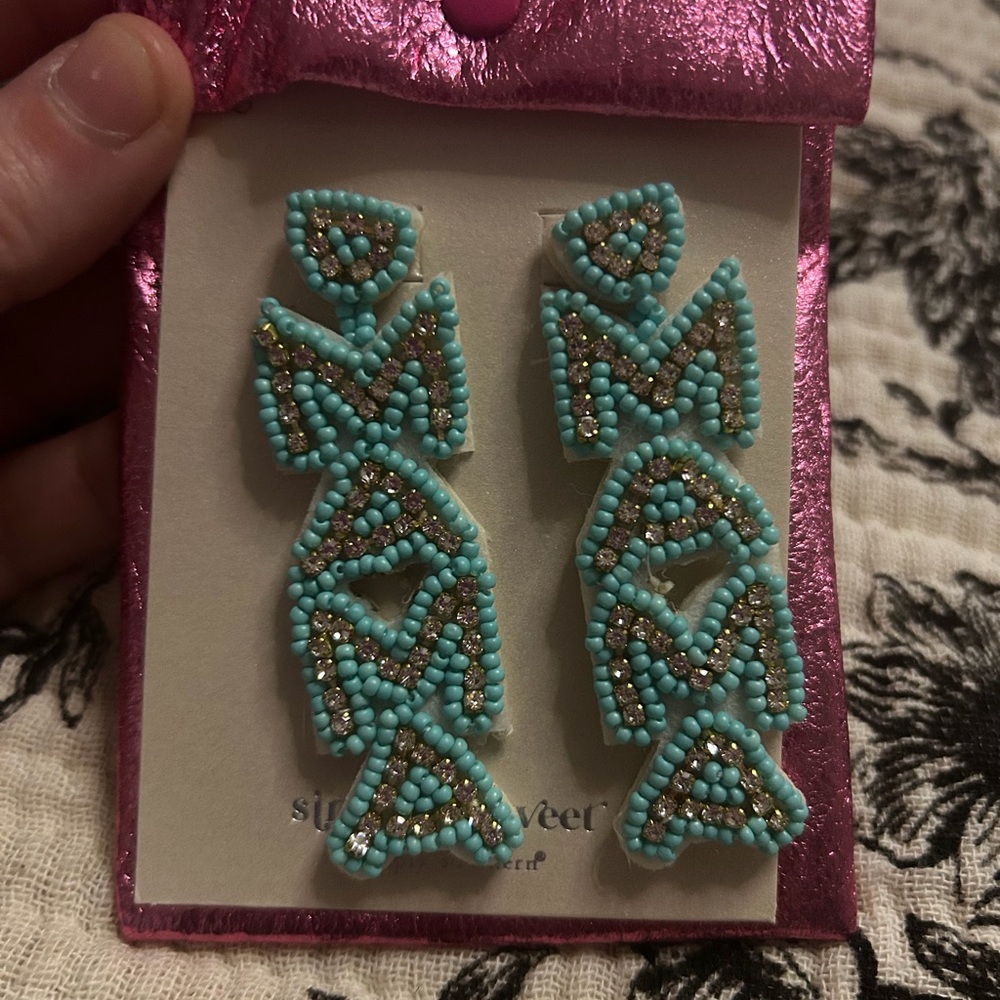Simply Southern Turquoise and Gold Beaded Dangle Earrings and bracelet nwt